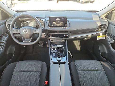 Used 2026 Nissan Rogue SV w/ Cold Weather Package AWD/4WD image 18