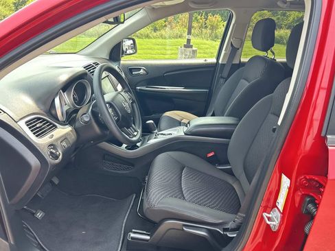 Used 2019 Dodge Journey SE FWD image 26