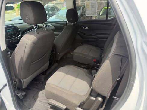 Used 2018 Chevrolet Traverse LT w/ LPO, Floor Liner Package AWD/4WD image 14