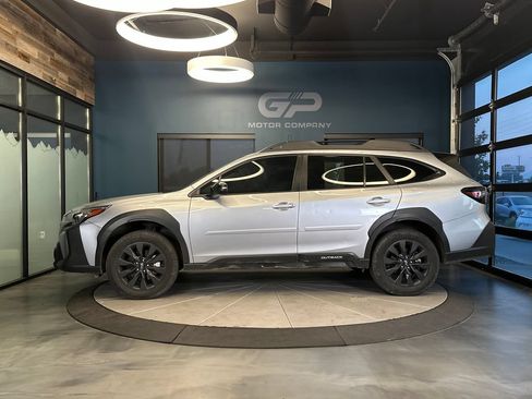 Used 2023 Subaru Outback Onyx Edition AWD/4WD image 6