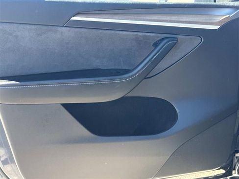 Used 2023 Tesla Model Y Long Range image 14