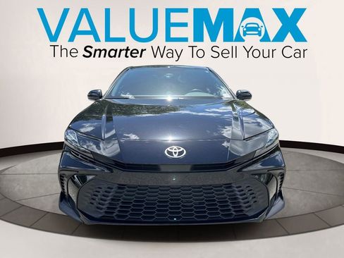 Used 2025 Toyota Camry SE FWD image 9