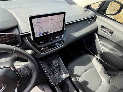 Used 2026 Toyota Corolla Cross XLE w/ Convenience Package FWD image 20