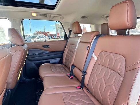 New 2026 Nissan Pathfinder Platinum w/ Cargo Package image 30