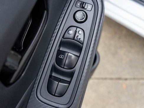 Used 2023 Nissan Versa S w/ Trunk Package image 16