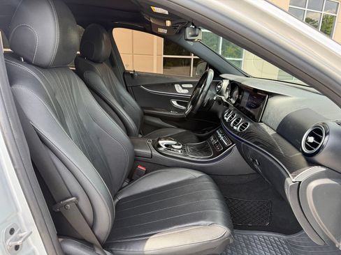 Used 2019 Mercedes-Benz E 300 4MATIC image 38