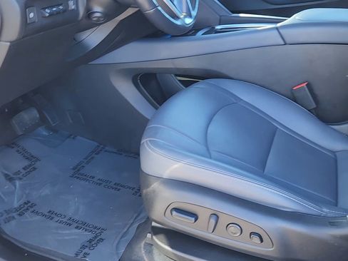 Used 2024 Buick Enclave Premium image 21