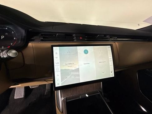 Used 2025 Land Rover Range Rover SE AWD/4WD image 24