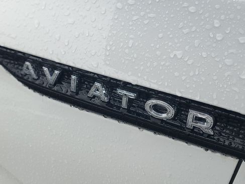 New 2026 Lincoln Aviator Reserve w/ Jet Appearance Package AWD/4WD image 7