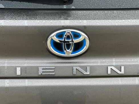 Used 2023 Toyota Sienna Platinum image 48