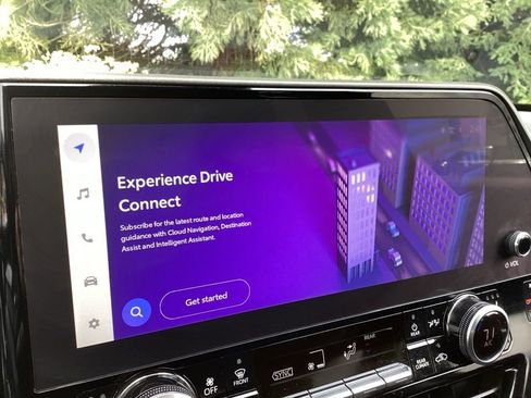 Used 2023 Toyota Highlander Limited image 16