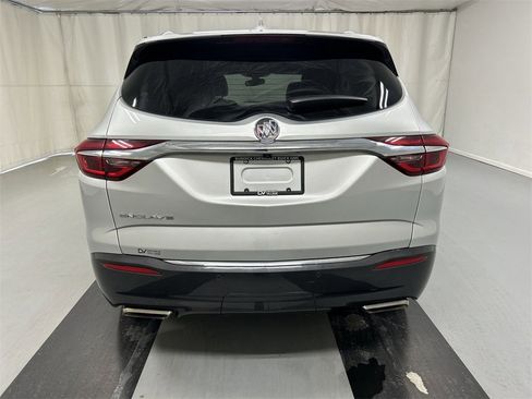 Used 2020 Buick Enclave Essence image 7