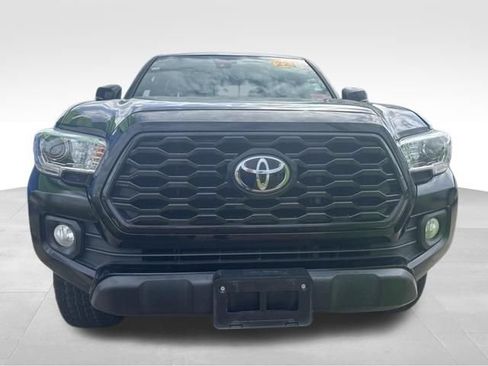Used 2022 Toyota Tacoma TRD Off-Road image 3