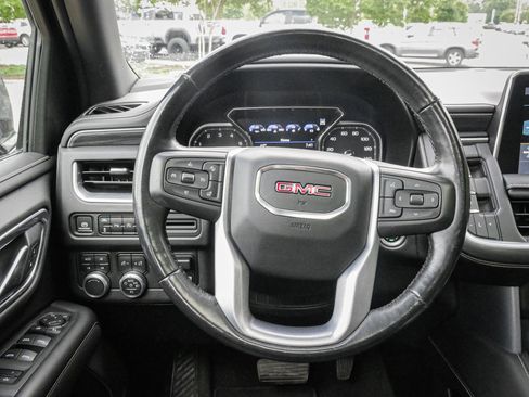 Used 2021 GMC Yukon XL SLT w/ SLT Luxury Plus Package AWD/4WD image 18