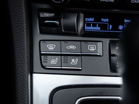 Used 2019 Porsche 718 Boxster image 21