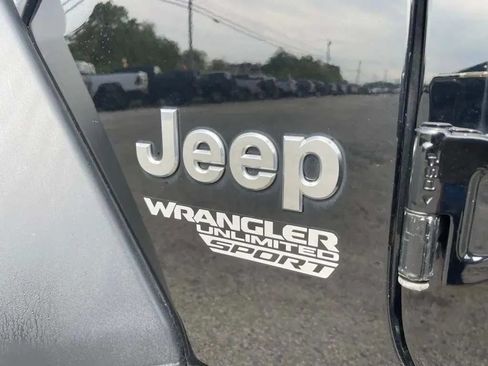 Used 2020 Jeep Wrangler Unlimited Sport w/ Technology Group AWD/4WD image 12