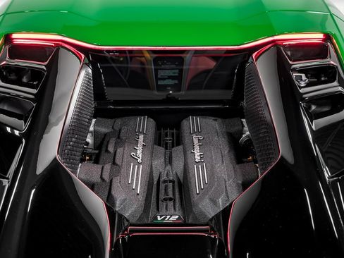 Used 2024 Lamborghini Revuelto image 56