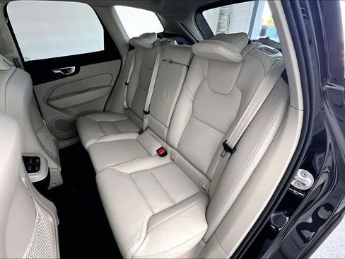 New 2026 Volvo XC60 B5 Ultra w/ Climate Package AWD/4WD image 17