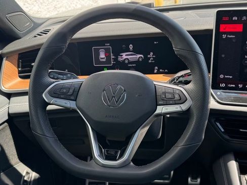 Used 2026 Volkswagen Tiguan SEL R-Line image 17