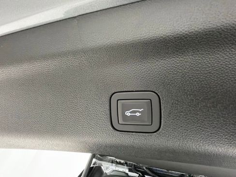 New 2026 GMC Yukon XL Elevation image 7