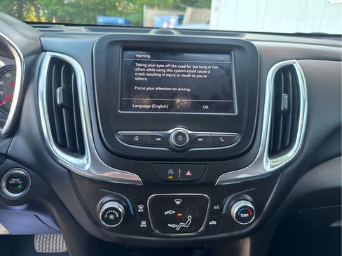 Used 2022 Chevrolet Equinox LT FWD image 25