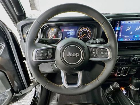 Used 2024 Jeep Wrangler Unlimited Sahara w/ Technology Group AWD/4WD image 12