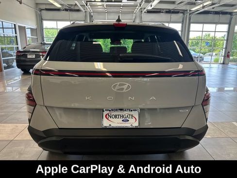 Used 2025 Hyundai Kona SEL AWD/4WD image 12