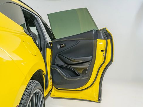 Used 2023 Aston Martin DBX 707 image 32