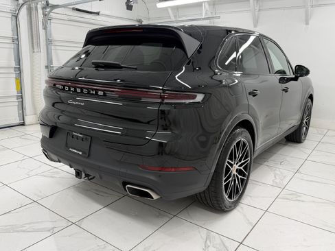Certified 2026 Porsche Cayenne AWD/4WD image 12