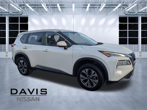 Used 2023 Nissan Rogue SV FWD image 1