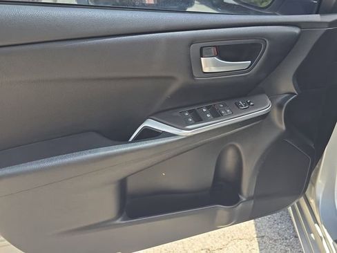 Used 2017 Toyota Camry LE FWD image 17