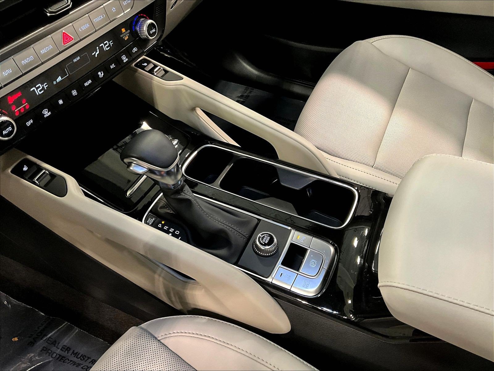 Used 2025 Kia Telluride S FWD image 18