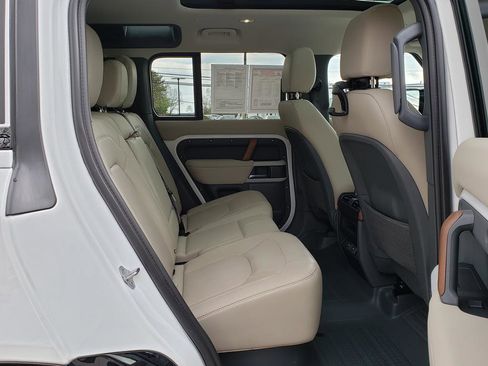 Used 2023 Land Rover Defender 110 S image 16