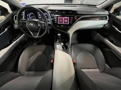 Used 2018 Toyota Camry LE FWD image 17