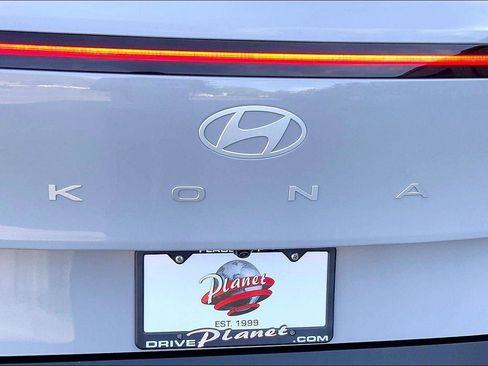 Used 2024 Hyundai Kona SEL FWD image 8