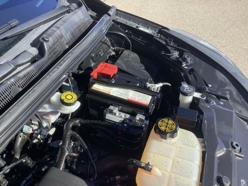 Used 2020 Chevrolet Trax LT w/ LT Convenience Package image 18