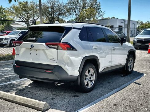 Used 2024 Toyota RAV4 LE AWD/4WD image 8