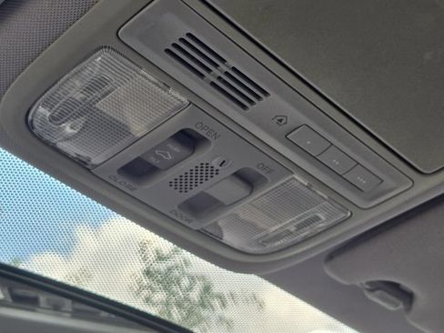 Used 2017 Honda Accord EX image 30