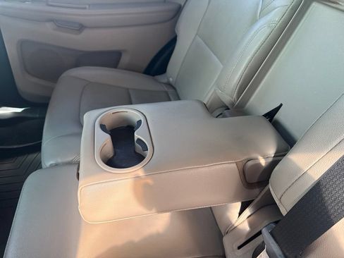 Used 2019 Ford Explorer Limited w/ Class III Trailer Tow Package FWD image 18