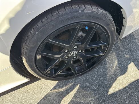 Used 2025 Honda Civic Sport image 9