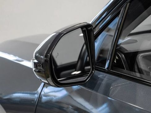 Used 2025 Rivian R1S Adventure AWD/4WD image 43