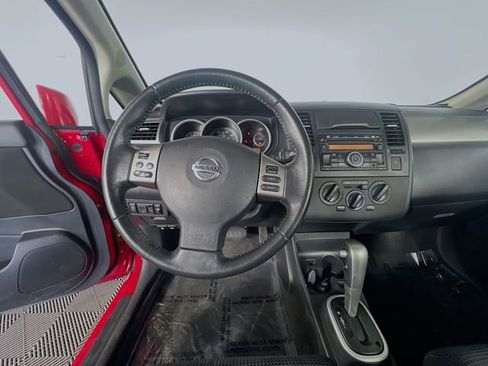 Used 2010 Nissan Versa Hatchback w/ Premium Pkg FWD image 14