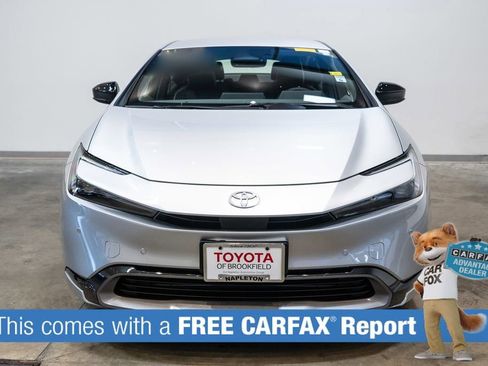 Used 2023 Toyota Prius XLE AWD/4WD image 2