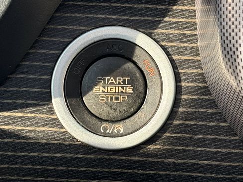 Used 2019 RAM 1500 Limited image 33