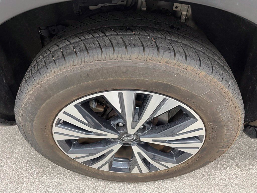 Used 2023 Nissan Rogue SV AWD/4WD image 17