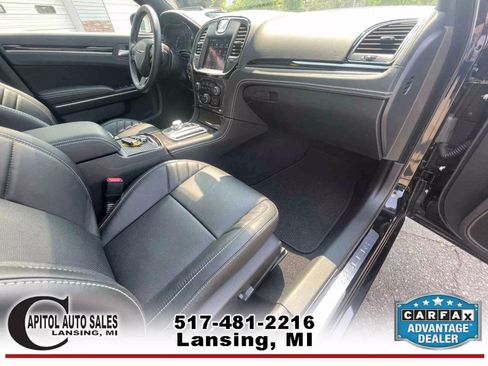 Used 2023 Chrysler 300 C image 29