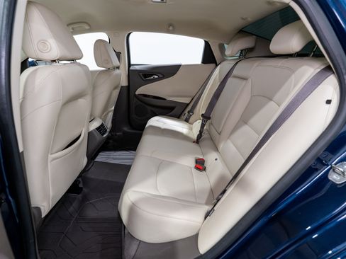 Used 2019 Chevrolet Malibu LT w/ Leather Package FWD image 29