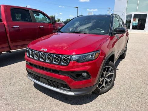 Used 2025 Jeep Compass Limited AWD/4WD image 3