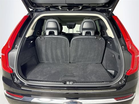 Certified 2024 Volvo XC90 T8 Plus image 28