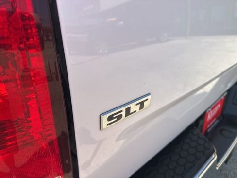Used 2019 RAM 1500 Classic SLT image 18